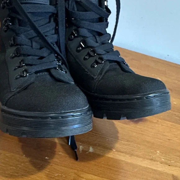 Dr. Martens Black Combs Boots size 41 (9) - Picture 6 of 13